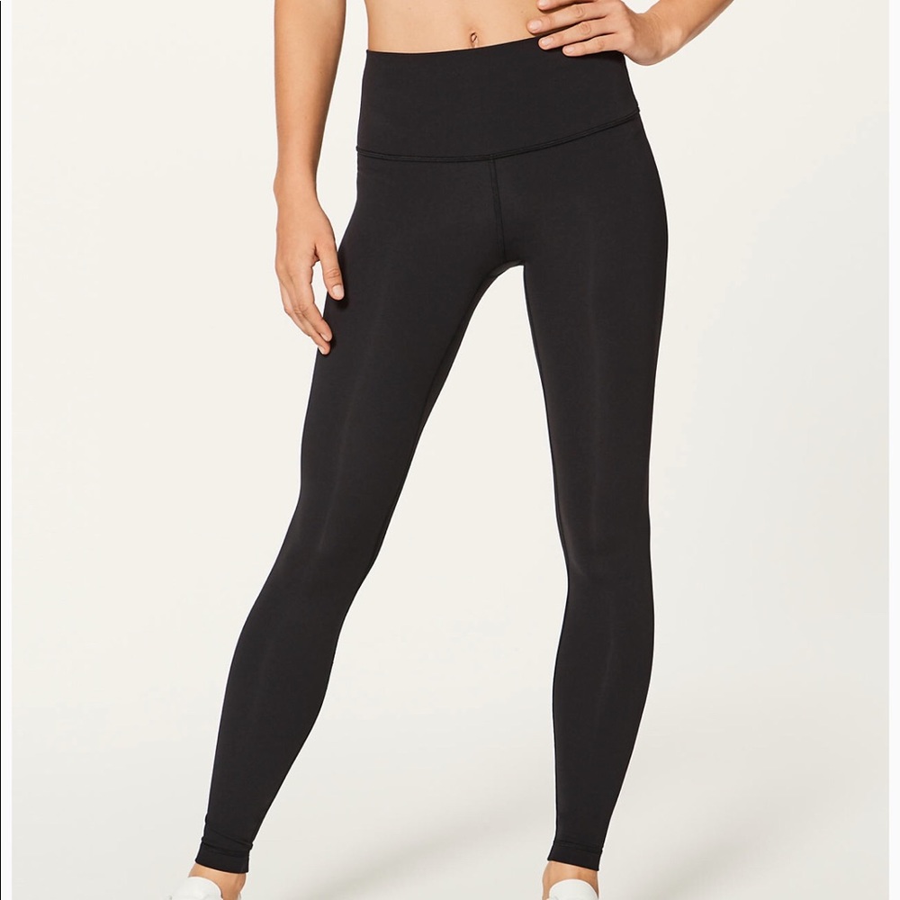Lululemon Wunder Under Hi Rise tights. Size 4.